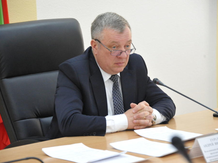 Андрей Гурулев: «О всех рисках и фактах аварий на объектах ЖКХ сообщать незамедлительно»